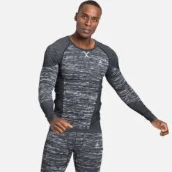 ODLO BLACKCOMB ECO BL TOP CREW NECK L/S BLACK SPACE DYE 23 -Winter Sportswear 9 95365 blackcomb eco bl top crew neck l s black space dye 188562 60223 04