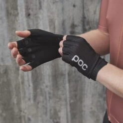 POC AGILE SHORT GLOVE URANIUM BLACK 23 8 POC AGILE SHORT GLOVE URANIUM BLACK 23 -Winter Sportswear 9 106778 agile short glove uranium black 30375 1002 03