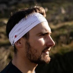 COMPRESSPORT THIN HEADBAND ON/OFF WHITE 23 -Winter Sportswear 9 73107 thin headband on off white cu00010b 001 03